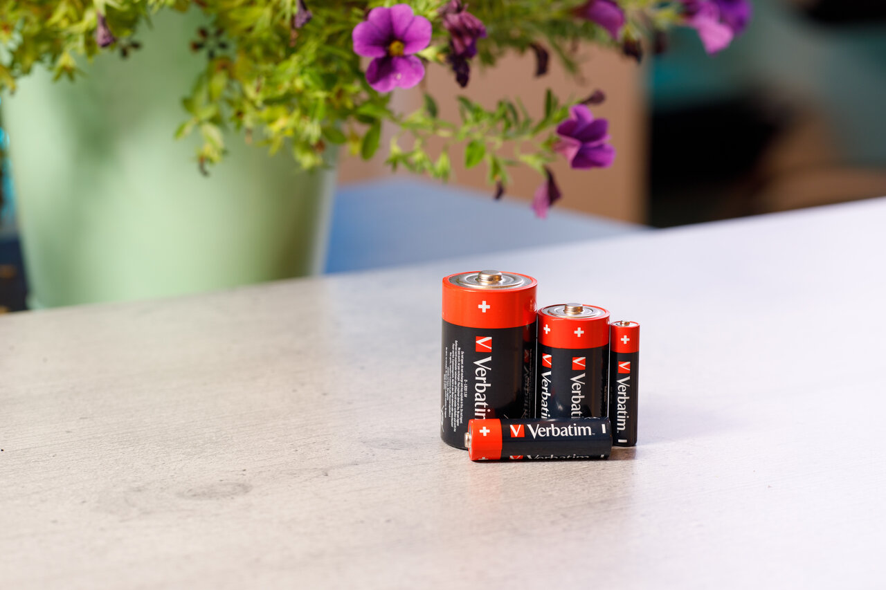 Verbatim Batteries Lifestyle 49920 49500 49502 49874 49876 49504 49921 49501 49503 49875 49877 49505 49922 49923 2