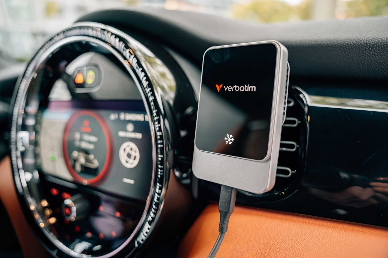 Verbatim Lifestyle Pictures Charge N Drive Wireless Car Charger Shooting September 2024 31862 Df 5