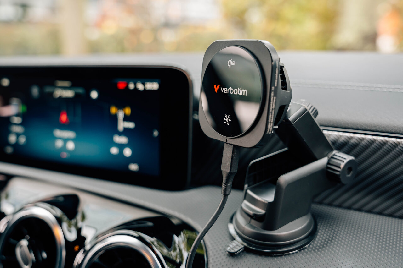 Verbatim Lifestyle Pictures Charge N Drive Wireless Car Charger Shooting September 2024 31861 Df 2