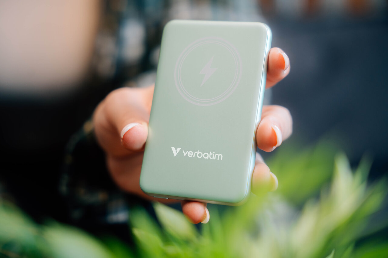 Verbatim Lifestyle Pictures Power Bank Shooting February 2024 32241 Df 1