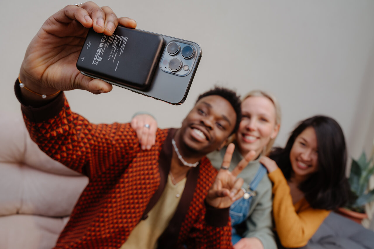 Verbatim Lifestyle Pictures Power Banks Shooting February 2024 32240 Ab 3