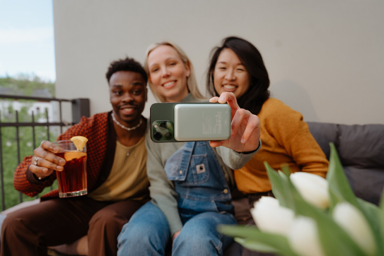 Verbatim Lifestyle Pictures Power Banks Shooting February 2024 32241 Ab 4