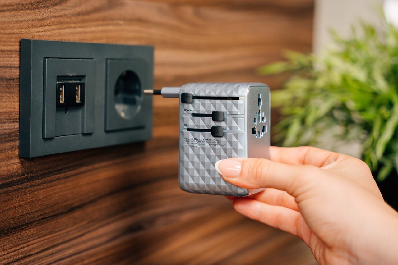 Verbatim Lifestyle Pictures Shooting Sep 2025 Travel Adapters 30192 Df 1