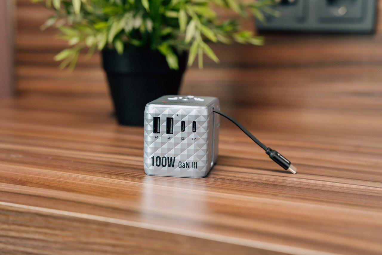 Verbatim Lifestyle Pictures Shooting Sep 2025 Travel Adapters 30192 Df 2