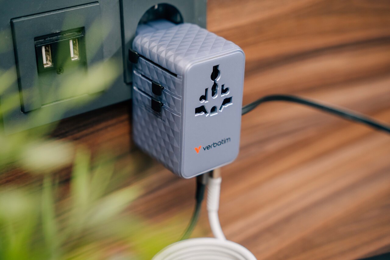 Verbatim Lifestyle Pictures Shooting Sep 2025 Travel Adapters 30193 Df 4