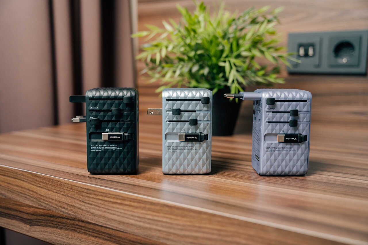 Verbatim Lifestyle Pictures Shooting Sep 2025 Travel Adapters 30186 30187 30188 Df 1