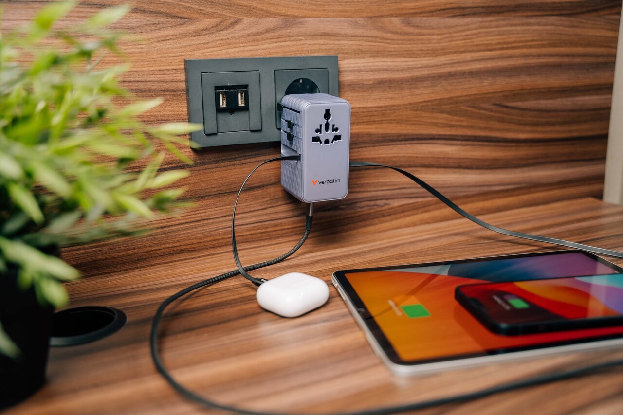 Verbatim Lifestyle Pictures Shooting Sep 2025 Travel Adapters 30188 Df 3