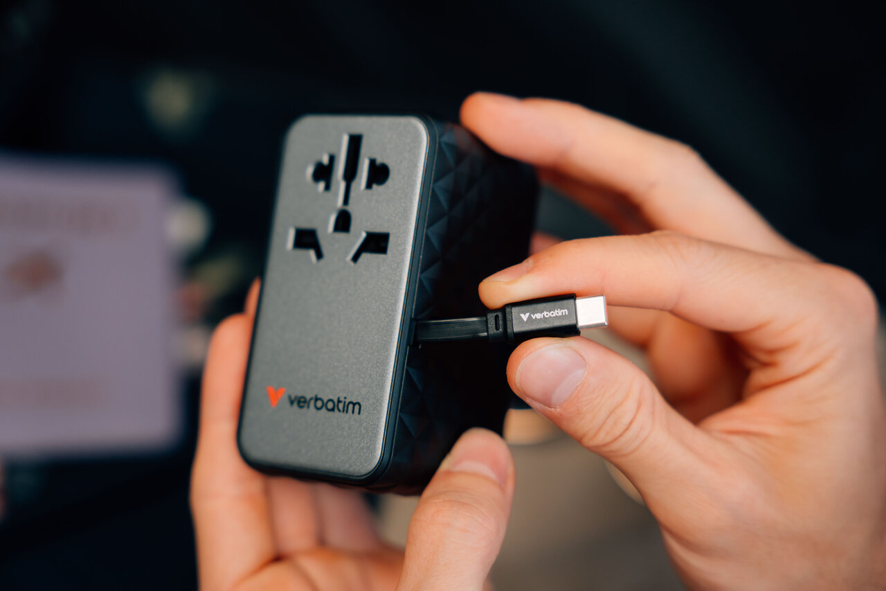 Verbatim Lifestyle Pictures Travel Adapter Shooting August 2024 32127 Df 4