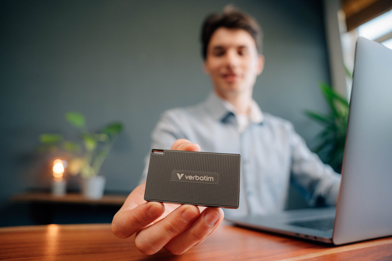 Verbatim Lifestyle Pictures Metal Mini Ssd Shooting August 2024 32030 32031 Df 4