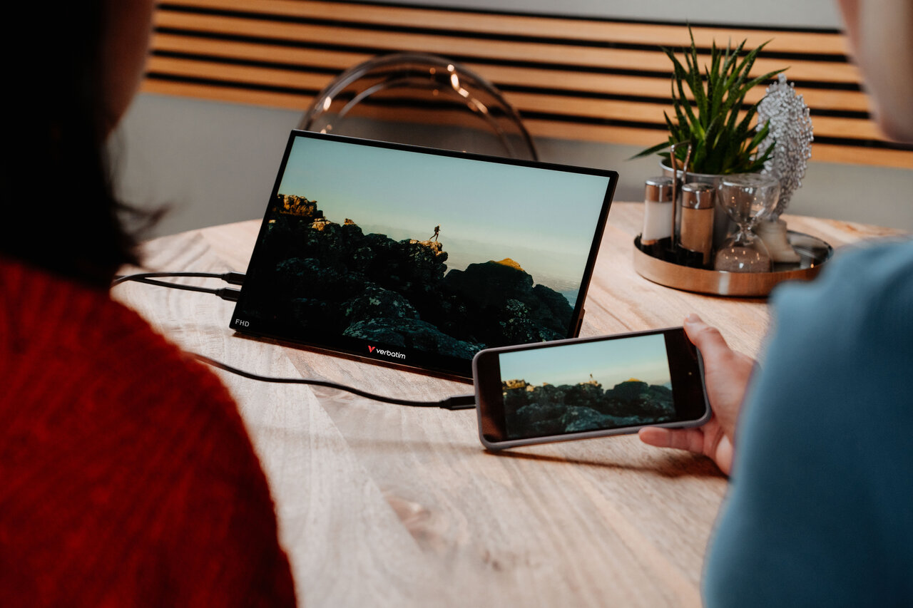 Verbatim Lifestyle Pictures Monitors Shooting March 2023 49591 Ab 12