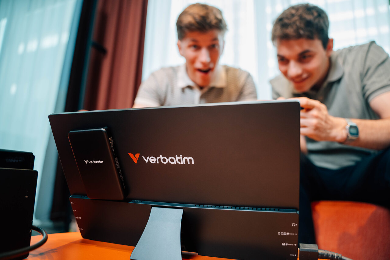 Verbatim Lifestyle Pictures Shooting May 2025 Portable Monitors 32088 Df 15