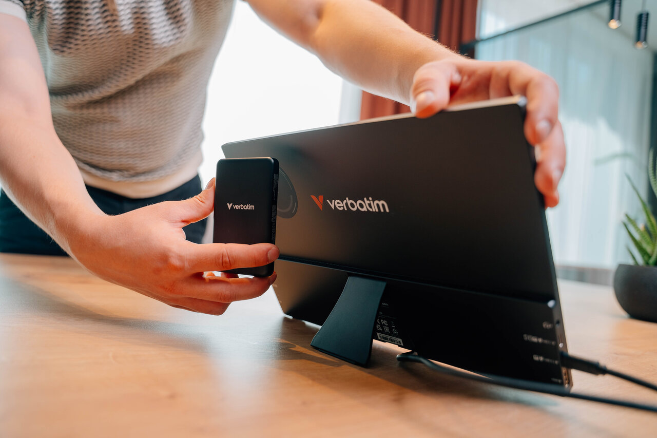 Verbatim Lifestyle Pictures Shooting May 2025 Portable Monitors 32088 Df 23