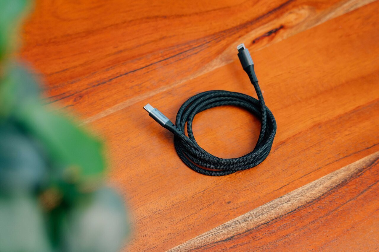 Verbatim Lifestyle Pictures Cables Nov 2024 31844 Df1