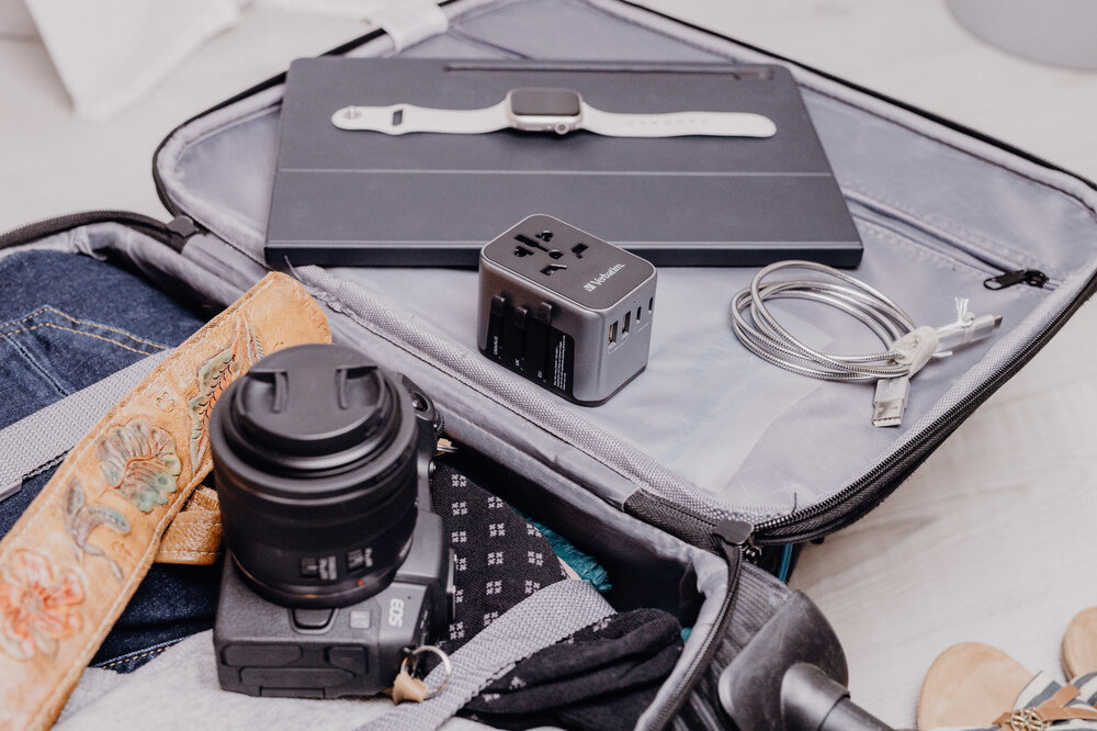 Verbatim Lifestyle Pictures Adaptors Shooting January 2023 49545 Ds 2