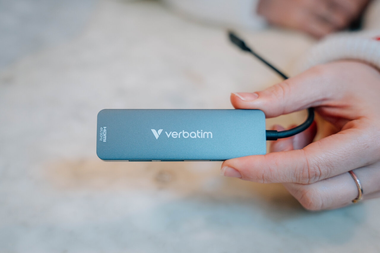 Verbatim Lifestyle Pictures Essentials Hubs Shooting Jan 2025 32155 Df 4