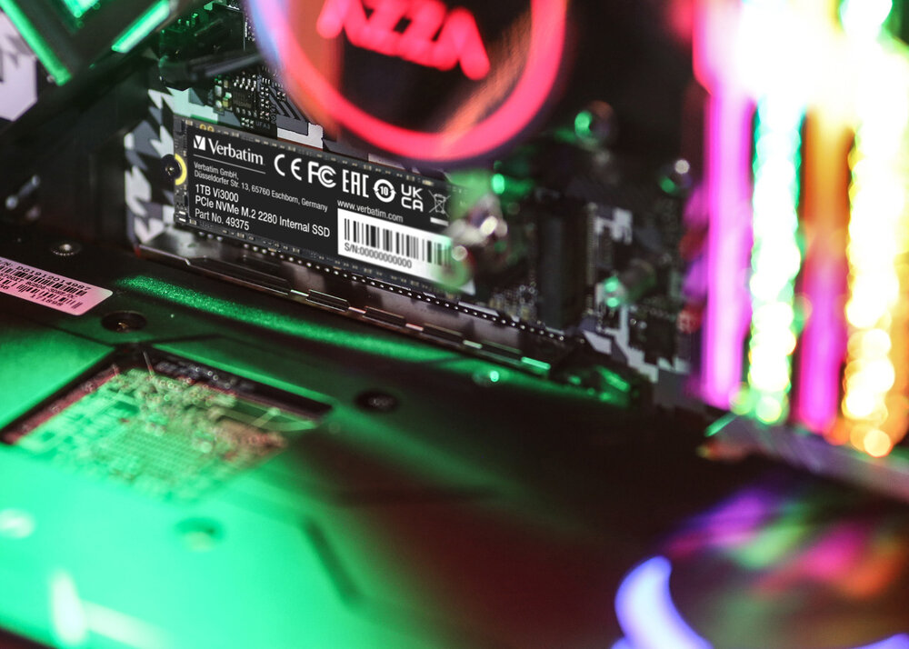 Verbatim Vi3000 M2 Pcie Gen 3 Nvme Ssd 49375 Lifestyle03