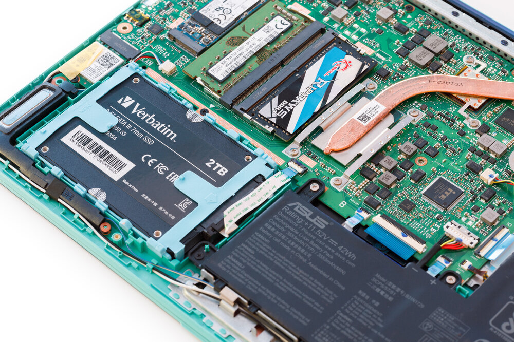 Verbatim Vi550 S3 Ssd 49354 Lifestyle02