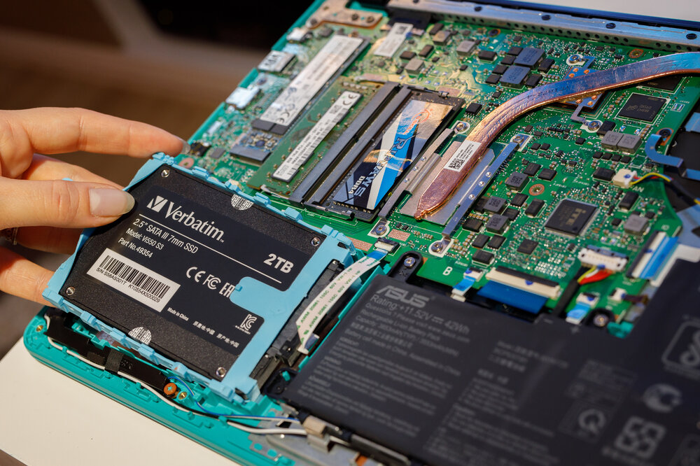 Verbatim Vi550 S3 Ssd 49354 Lifestyle04